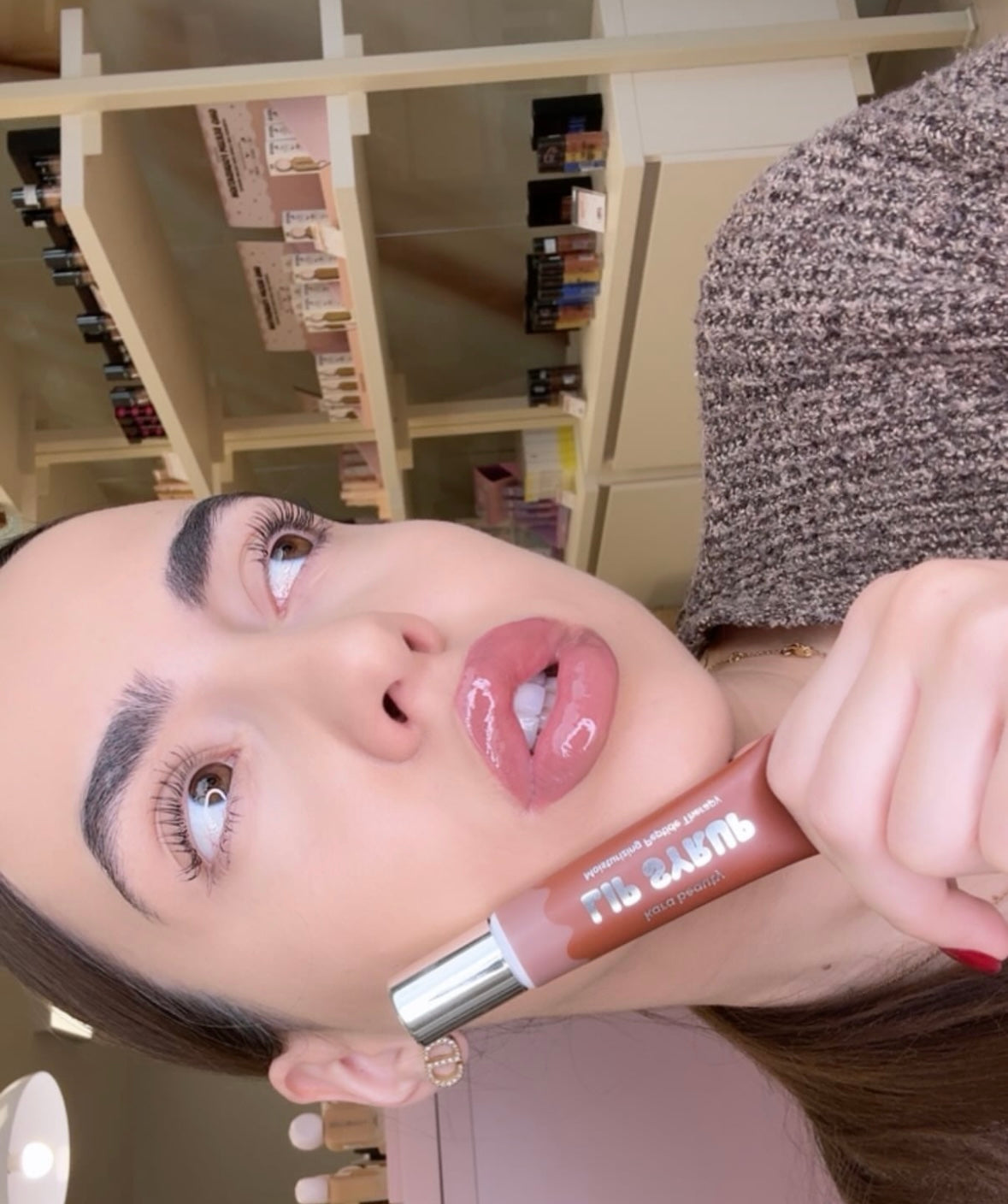 Lip syrup
