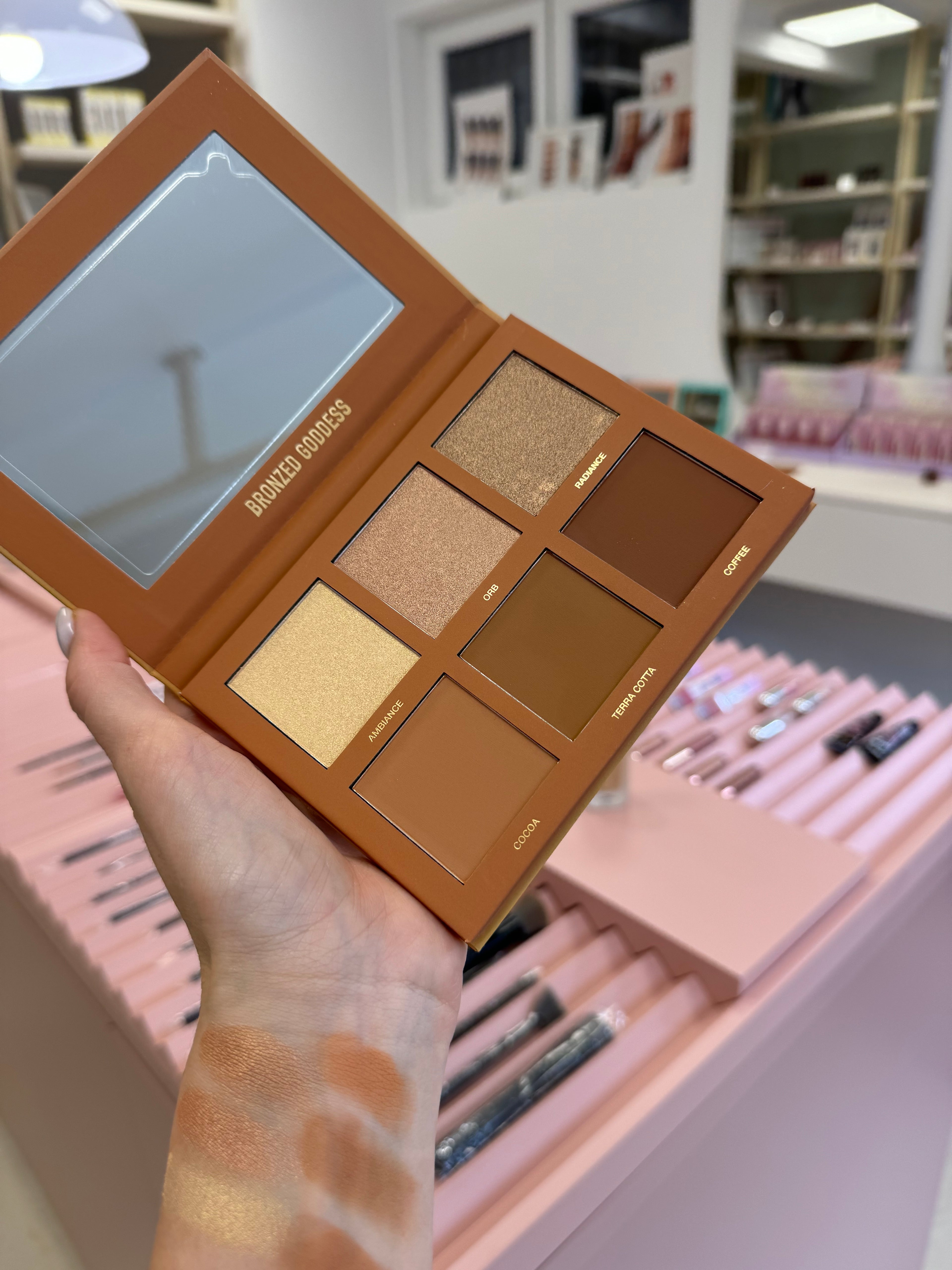 NASA PREPORUKA Bronzer hajlajter paleta