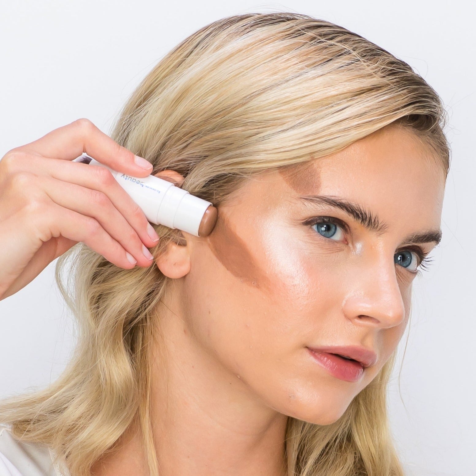 KONTUR STIK- contour stick Kara beauty