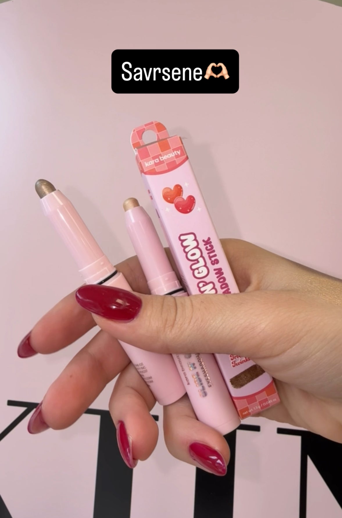 Sjajne senke u stiku Kara beauty