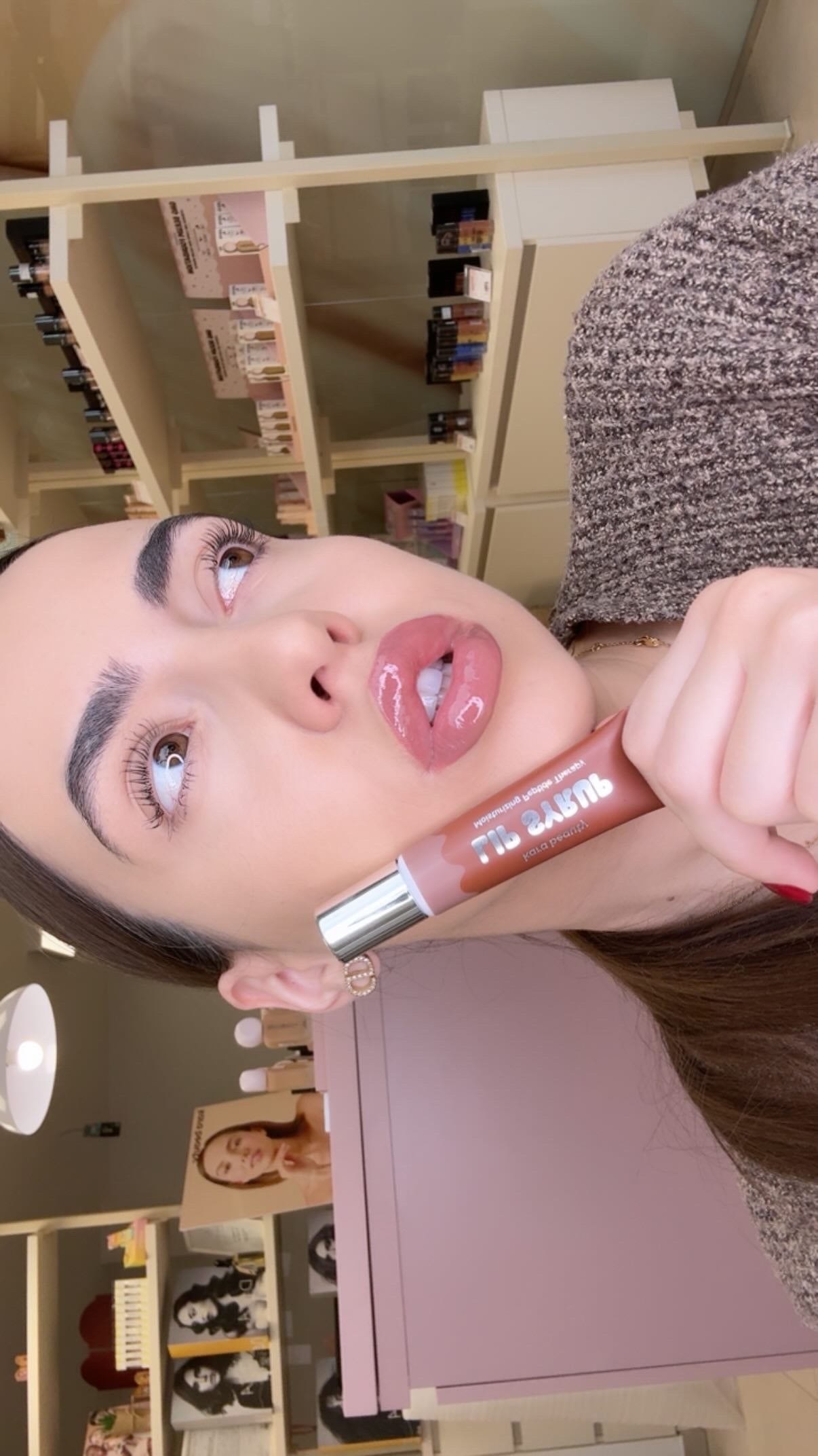 Lip syrup