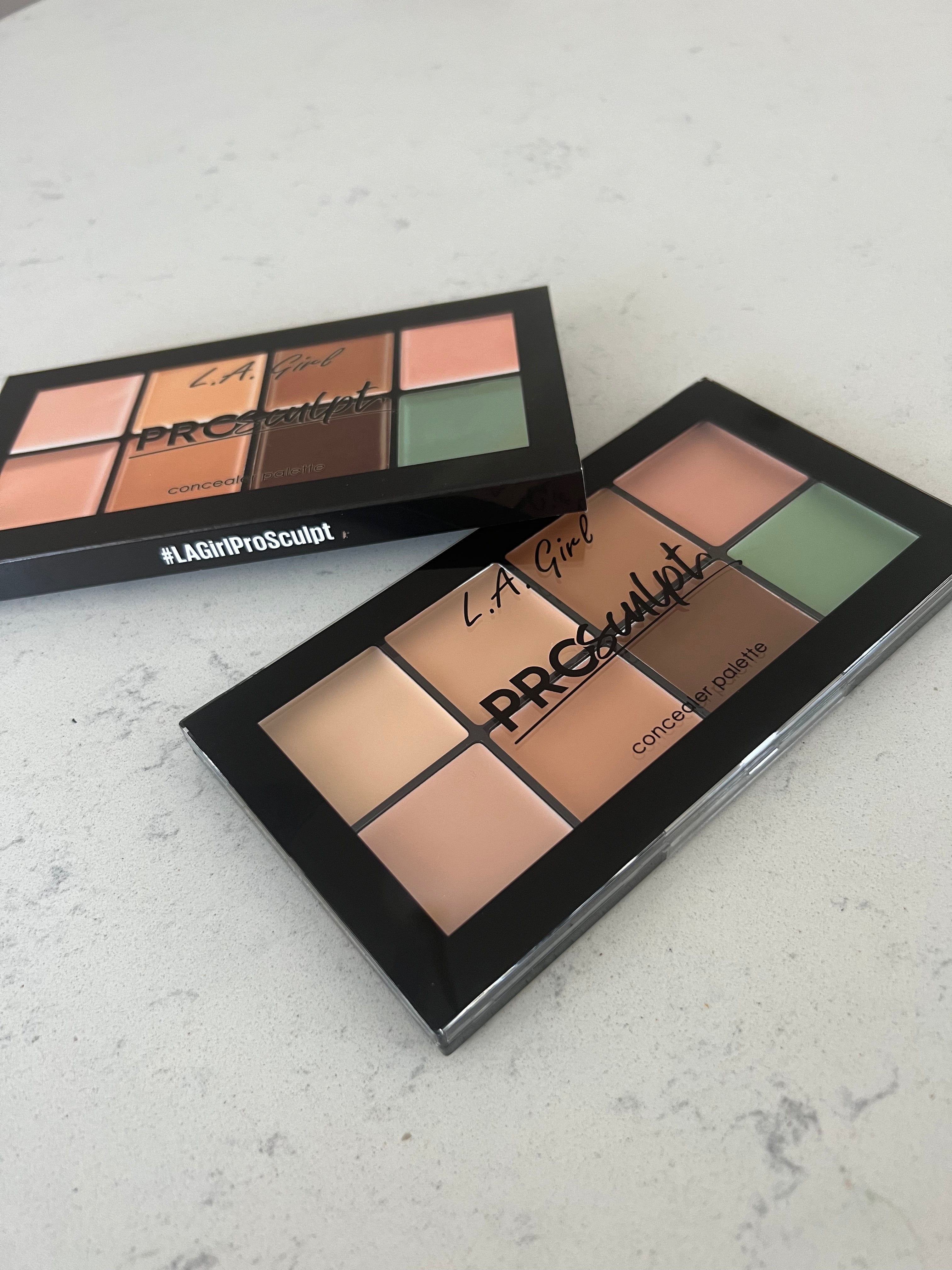 KONSILER KONTUR I HAJLAJT PALETA