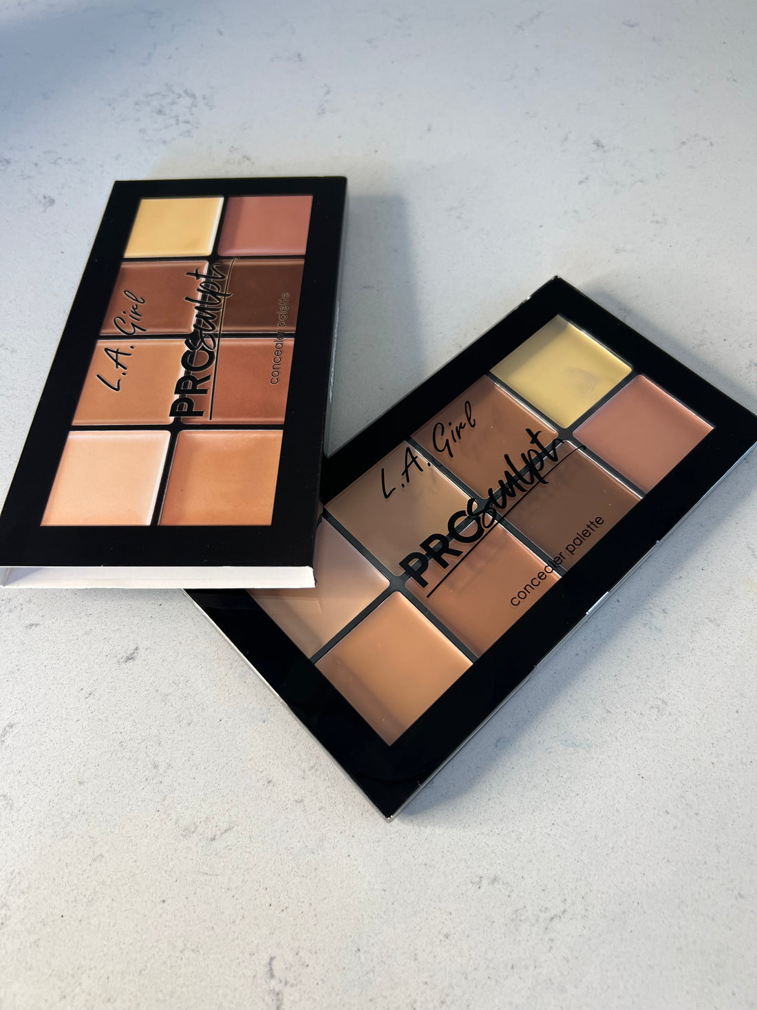 KONSILER KONTUR I HAJLAJT PALETA